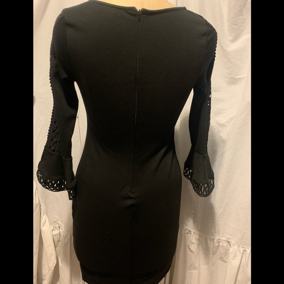 NWT Lulus Black Bell Sleeve Lace Dress sz Med - Picture 3 of 6